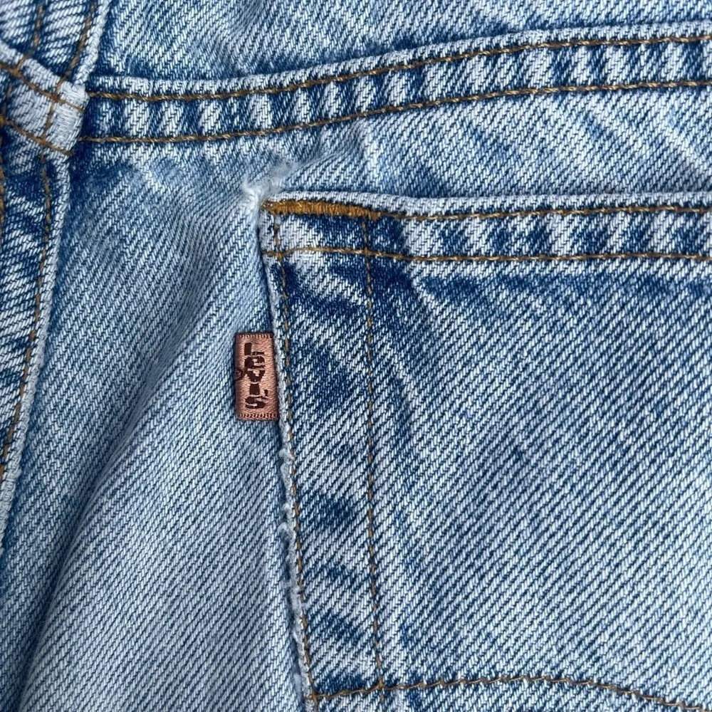 Vintage 90s 00s Levi’s 545 Brown Tab Jeans 40x36 loose fit light wash
